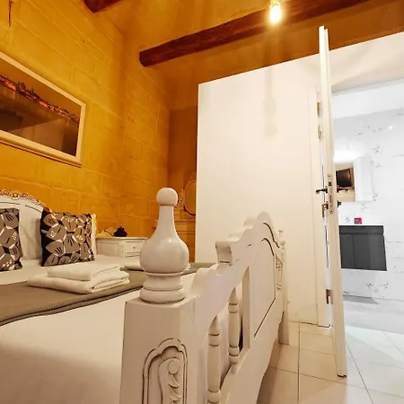 Casa Maltija 4 Bedroom Case de vacanță