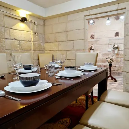 Casa Maltija 4 Bedroom Case de vacanță *