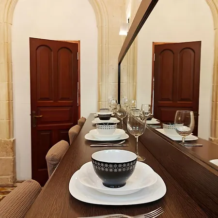 Semesterbostad Casa Maltija 4 Bedroom Sliema