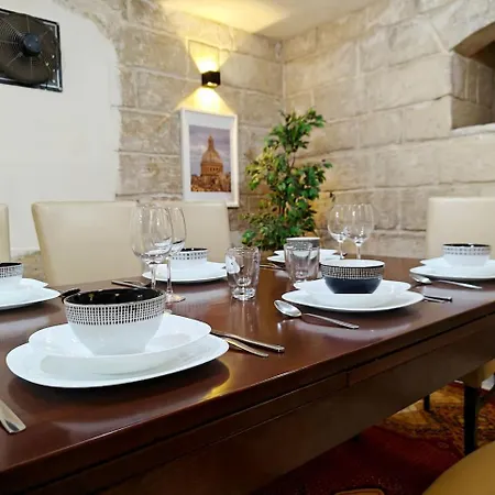 Casa Maltija 4 Bedroom Сasa de vacaciones Sliema